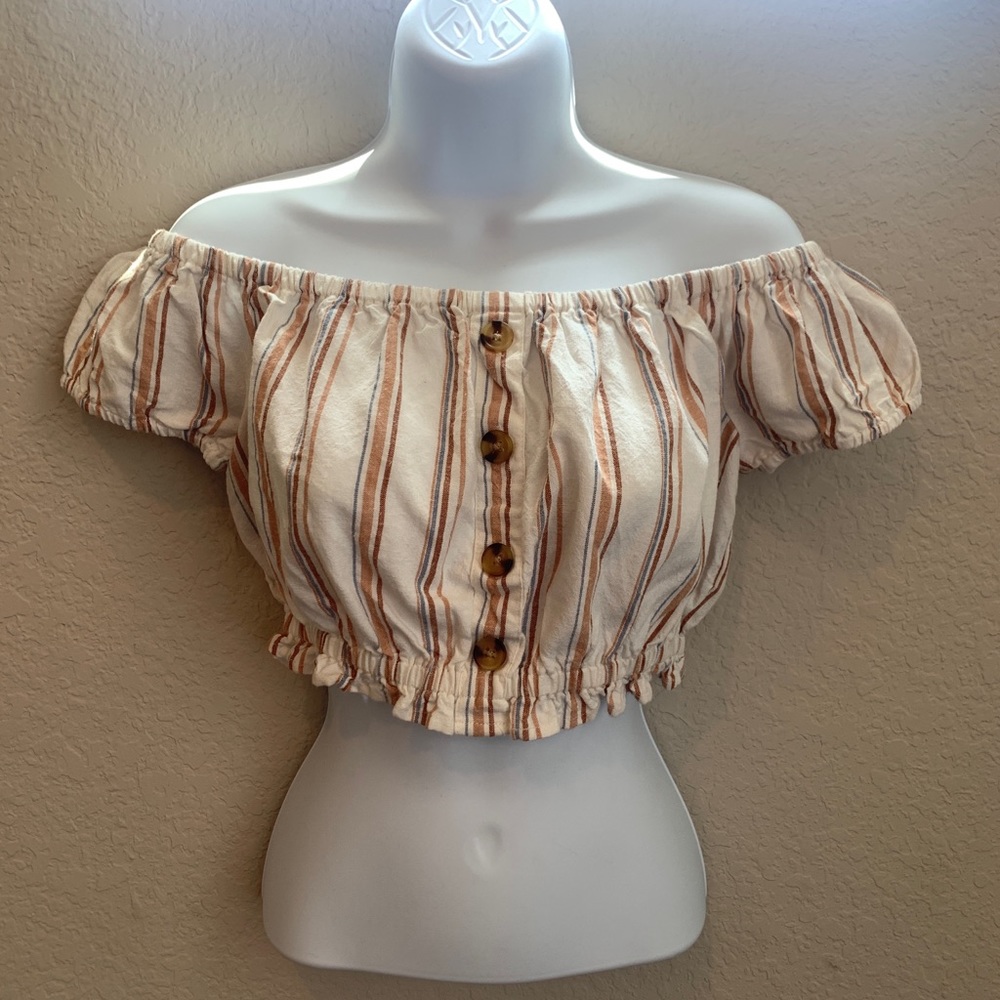 New with tags. Aeropostale. Cropped blouse.